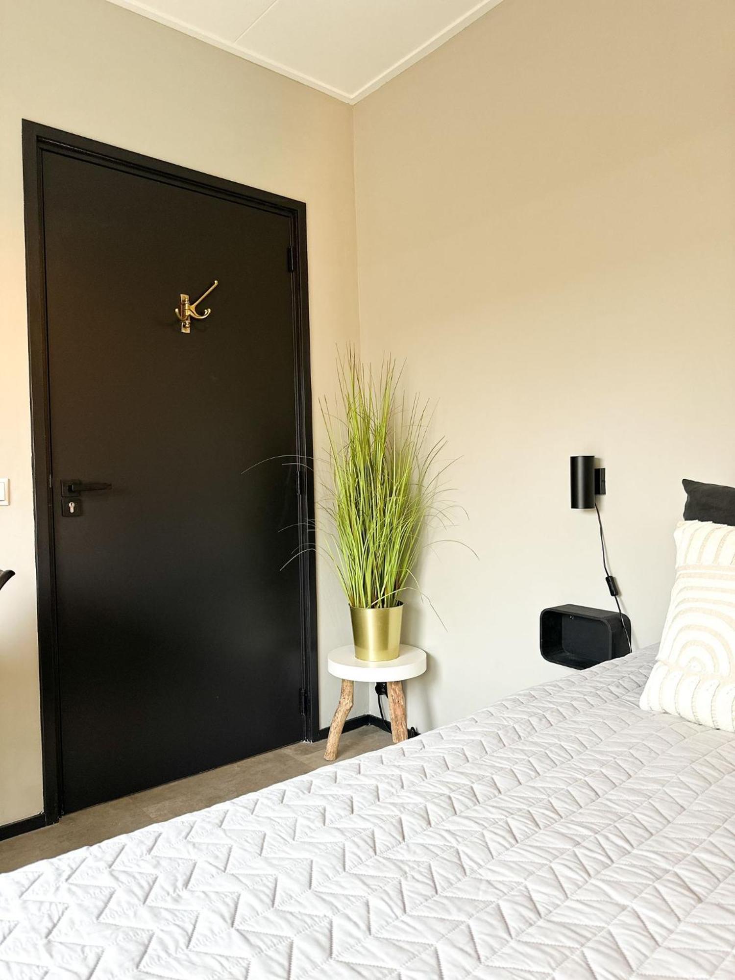 Bed & Breakfast Waterpoort - Incl Gratis Licht Ontbijt En Parking Sneek Exterior photo
